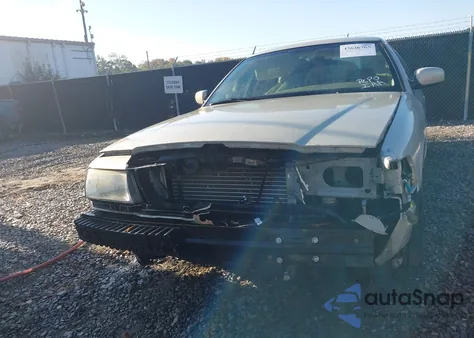 2004 Mercury Grand Marquis Gs z USA, uszkodzony, nr VIN 2MEFM74WX4X691016